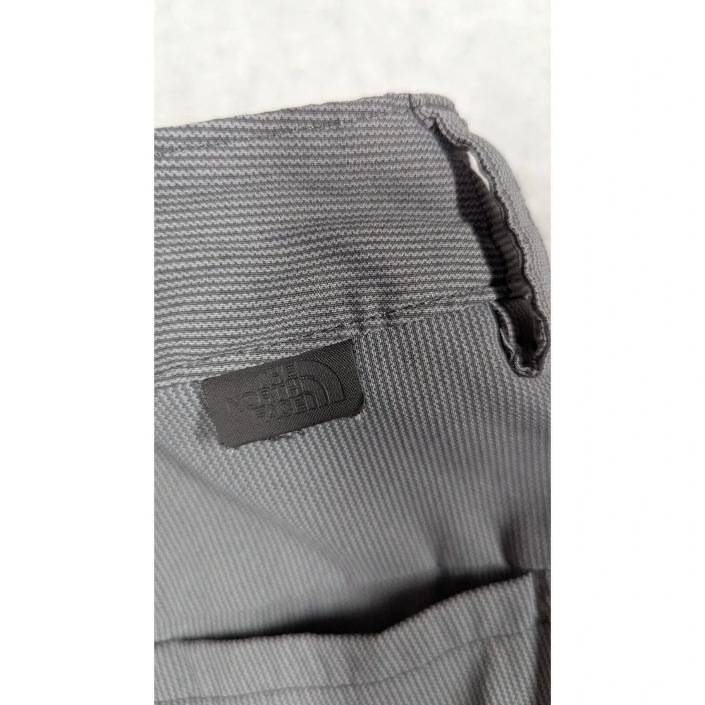 The North Face Men Shorts 32x8 Rockaway Quick Dry Trail Hiking Striped Nylon‎